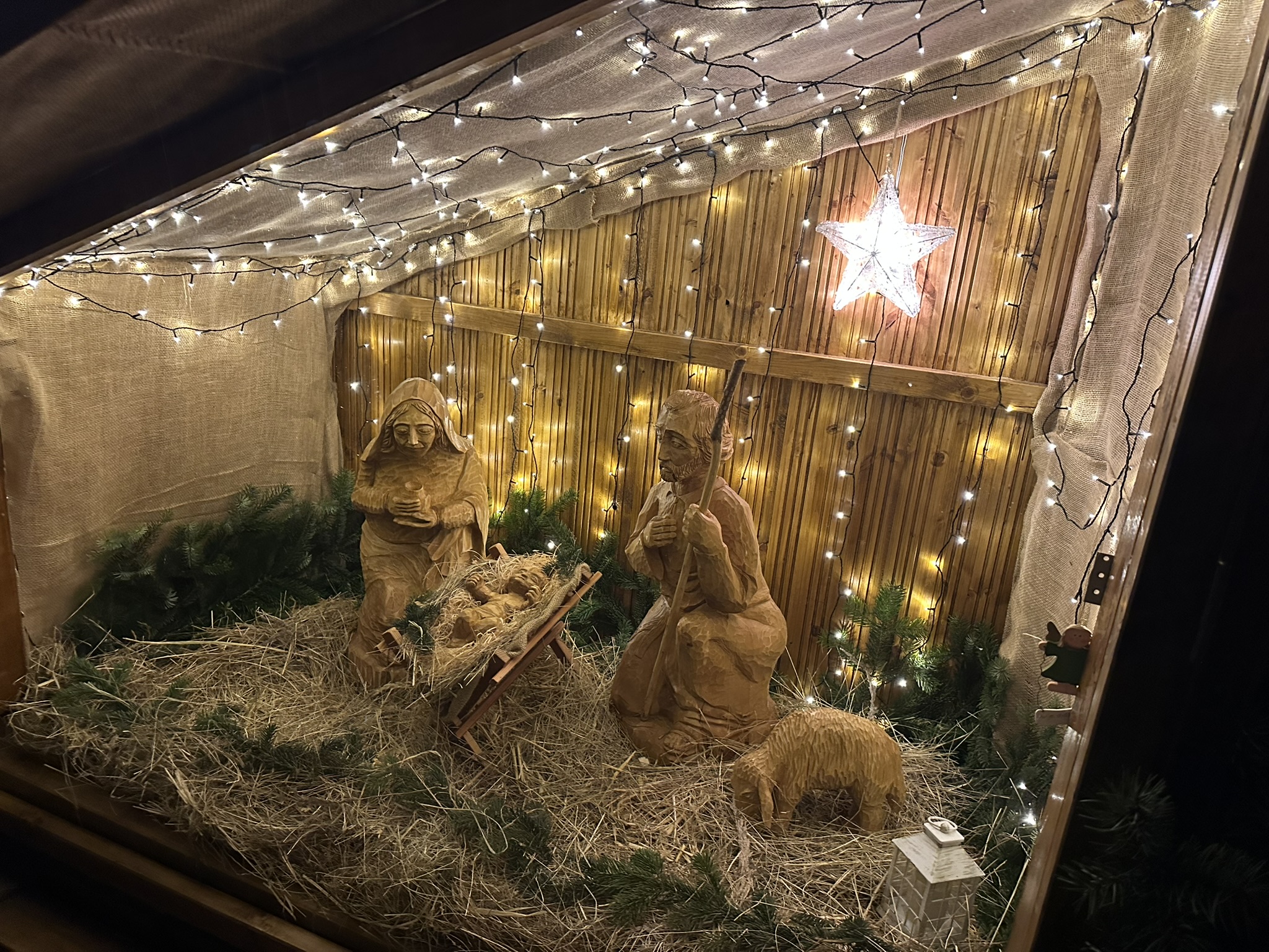 Betlehem od ľudového rezbára z Hruštína 2025